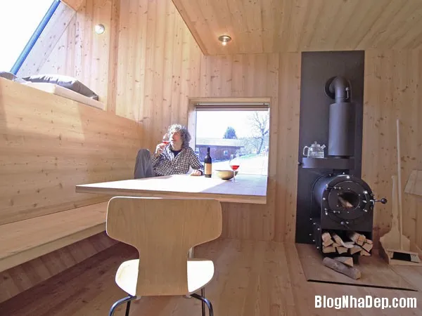 Ngôi nhà thiết kế nhỏ gọn, độc đáo được làm từ gỗ thông